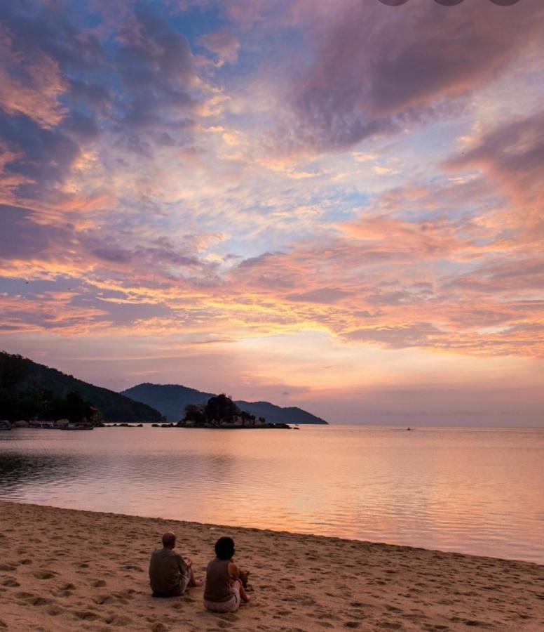 Batu Ferringhi Luxury Seaview Suite - 3Br Eksteriør bilde